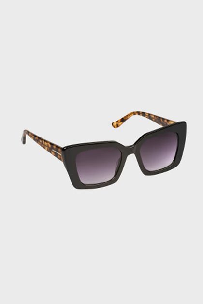 Fashion sunglasses with tortoise print temples
