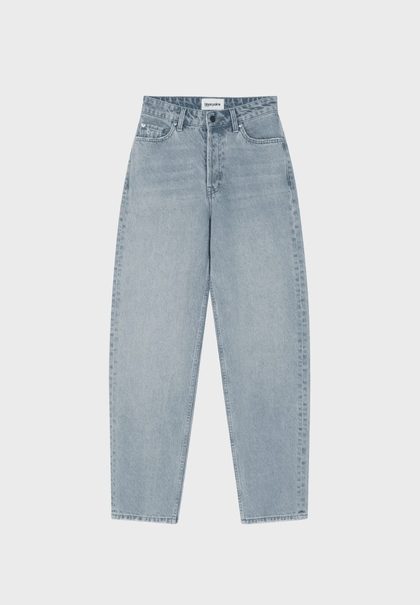 Light wash wide-leg jeans