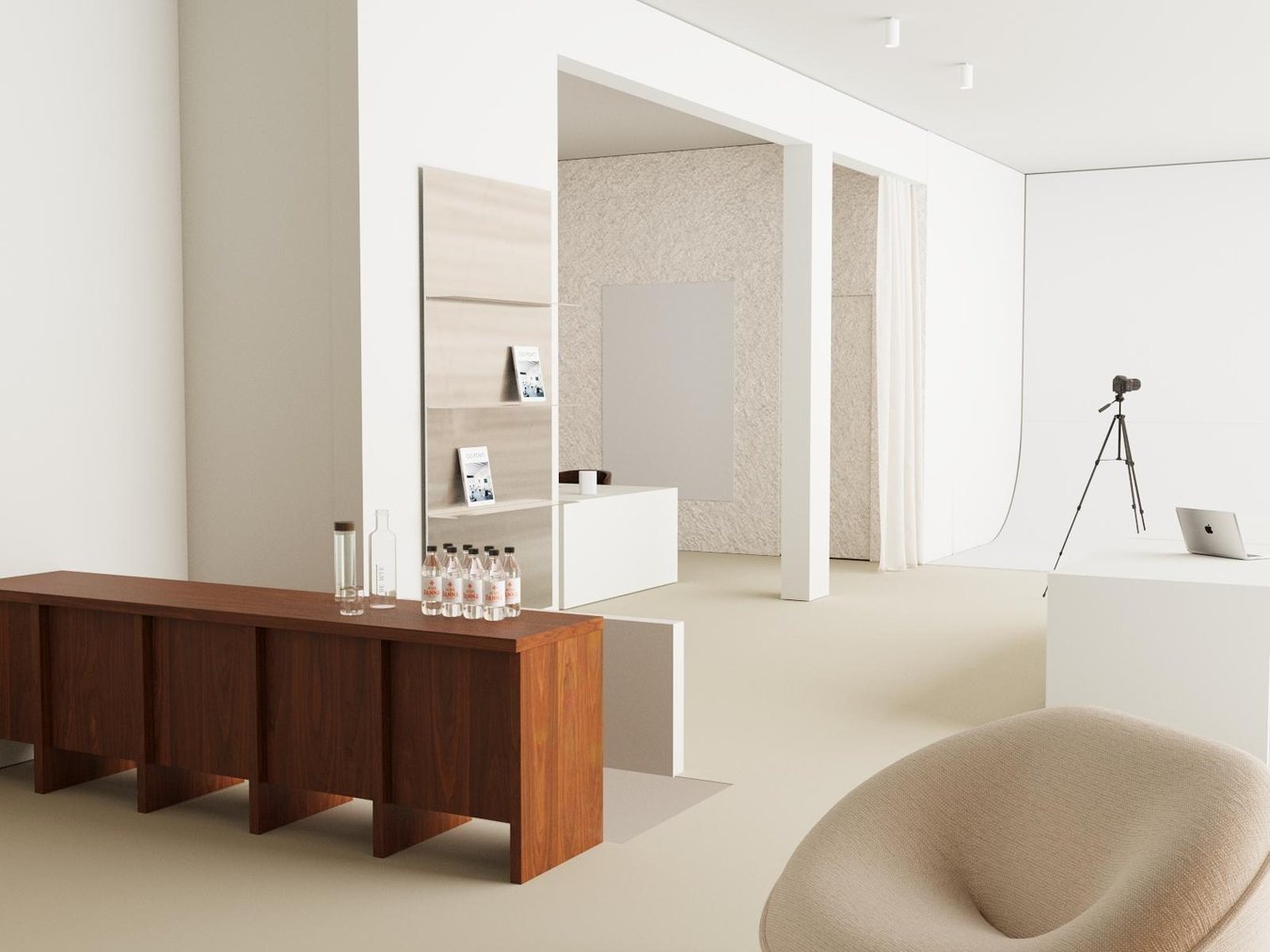BENCHMARKED studio in Cologne: lounge with wooden sideboard and photo set
